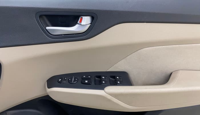 2019 Hyundai Verna 1.6 VTVT SX + AT, Petrol, Automatic, 83,868 km, Driver Side Door Panels Control