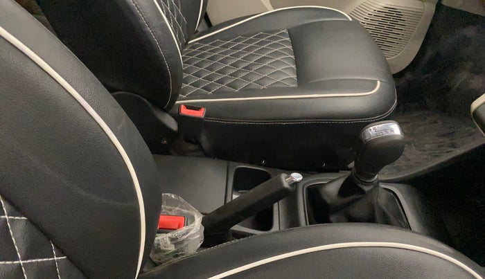 2020 Renault TRIBER RXZ AMT, Petrol, Automatic, 30,721 km, Gear Lever