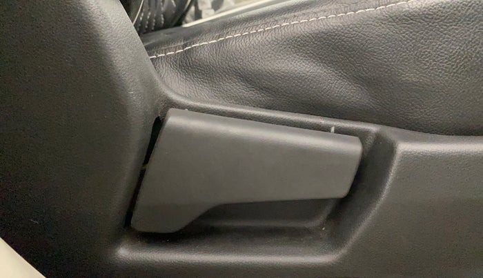 2020 Renault TRIBER RXZ AMT, Petrol, Automatic, 30,721 km, Driver Side Adjustment Panel