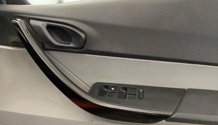 2020 Tata Tiago XT PETROL, Petrol, Manual, 37,927 km, Driver Side Door Panels Control