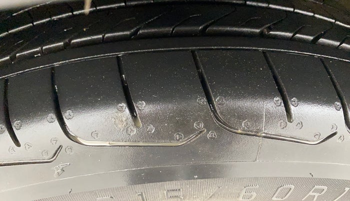 2018 Hyundai Creta SX (O) 1.6 PETROL, Petrol, Manual, 33,998 km, Left Front Tyre Tread