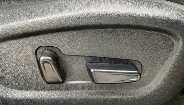 2018 Hyundai Creta SX (O) 1.6 PETROL, Petrol, Manual, 33,998 km, Driver Side Adjustment Panel