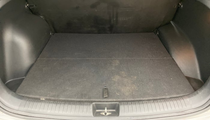 2015 Hyundai Creta 1.6 S, Petrol, Manual, 67,486 km, Boot Inside