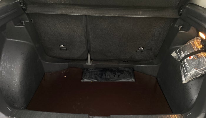 2021 Volkswagen TAIGUN TOPLINE 1.0 TSI MT, Petrol, Manual, 33,323 km, Boot Inside