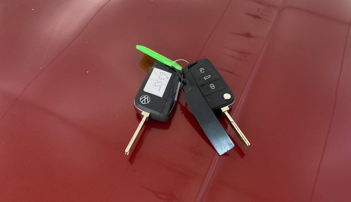 2021 Volkswagen TAIGUN TOPLINE 1.0 TSI MT, Petrol, Manual, 33,323 km, Key Close Up