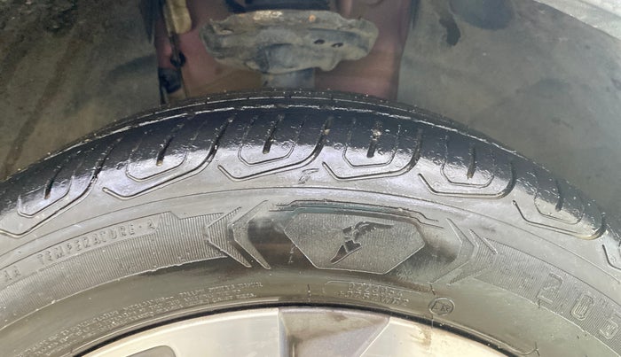 2021 Volkswagen TAIGUN TOPLINE 1.0 TSI MT, Petrol, Manual, 33,323 km, Right Front Tyre Tread