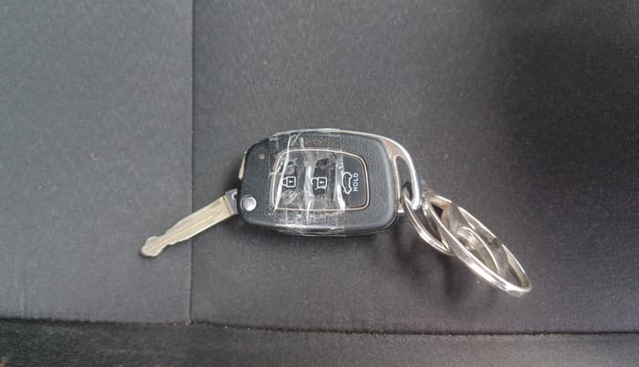 2022 Hyundai NEW I20 SPORTZ 1.2 MT, Petrol, Manual, 29,255 km, Key Close Up