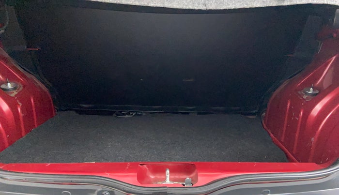 2019 Renault Kwid 1.0 RXT Opt, Petrol, Manual, 31,559 km, Boot Inside View