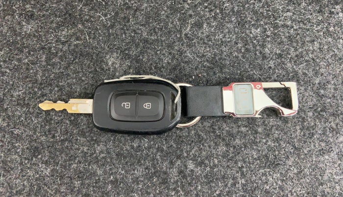 2019 Renault Kwid 1.0 RXT Opt, Petrol, Manual, 31,559 km, Key Close-up