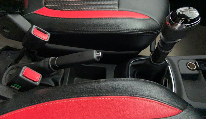 2019 Renault Kwid 1.0 RXT Opt, Petrol, Manual, 31,559 km, Gear Lever