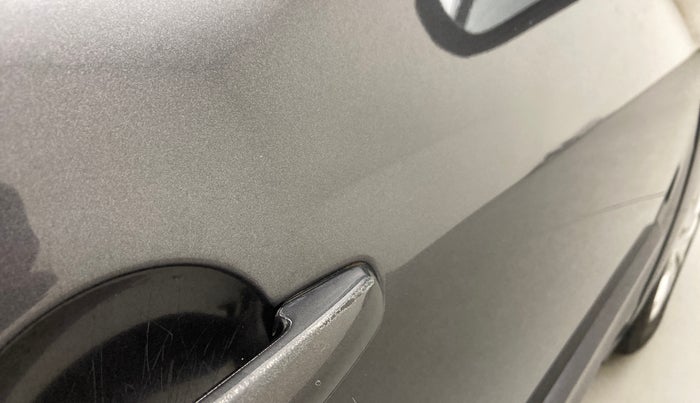 2014 Maruti Ertiga VXI, Petrol, Manual, 94,052 km, Driver-side door - Minor scratches