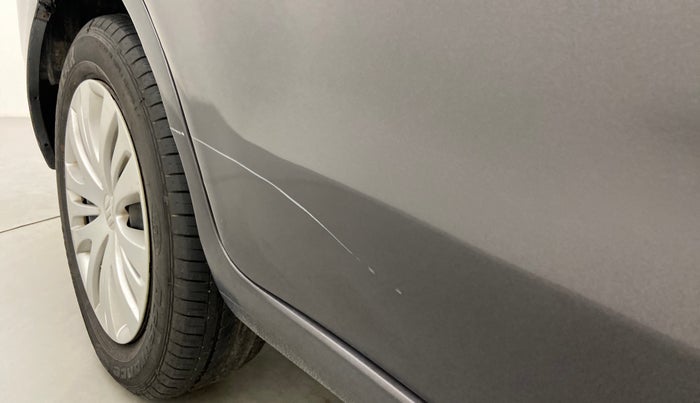 2014 Maruti Ertiga VXI, Petrol, Manual, 94,052 km, Right rear door - Minor scratches