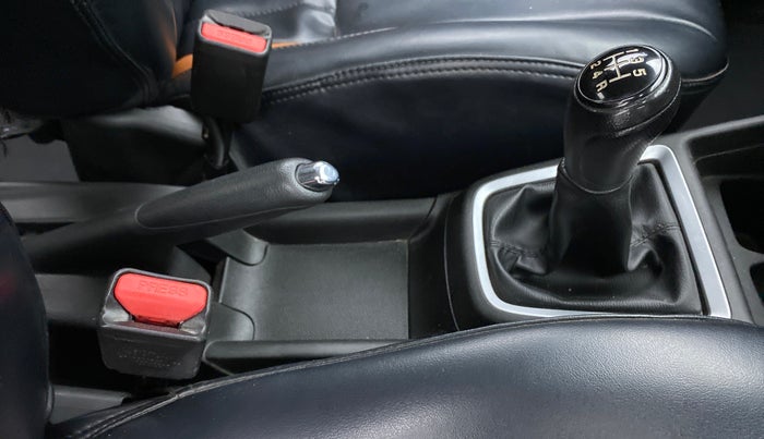 2020 Maruti Swift VXI, Petrol, Manual, 65,675 km, Gear Lever