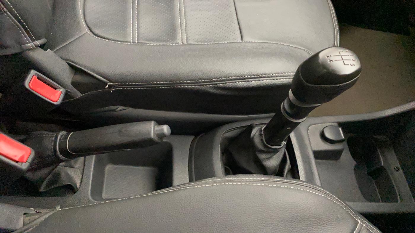 2016 Renault Kwid RXT 1.0, Petrol, Manual, 11,318 km, Gear Lever