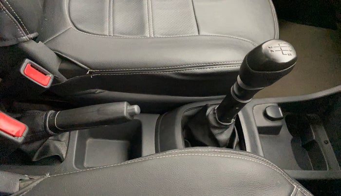 2016 Renault Kwid RXT 1.0, Petrol, Manual, 11,318 km, Gear Lever