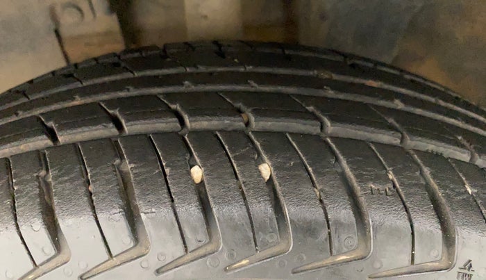 2016 Renault Kwid RXT 1.0, Petrol, Manual, 11,318 km, Left Front Tyre Tread
