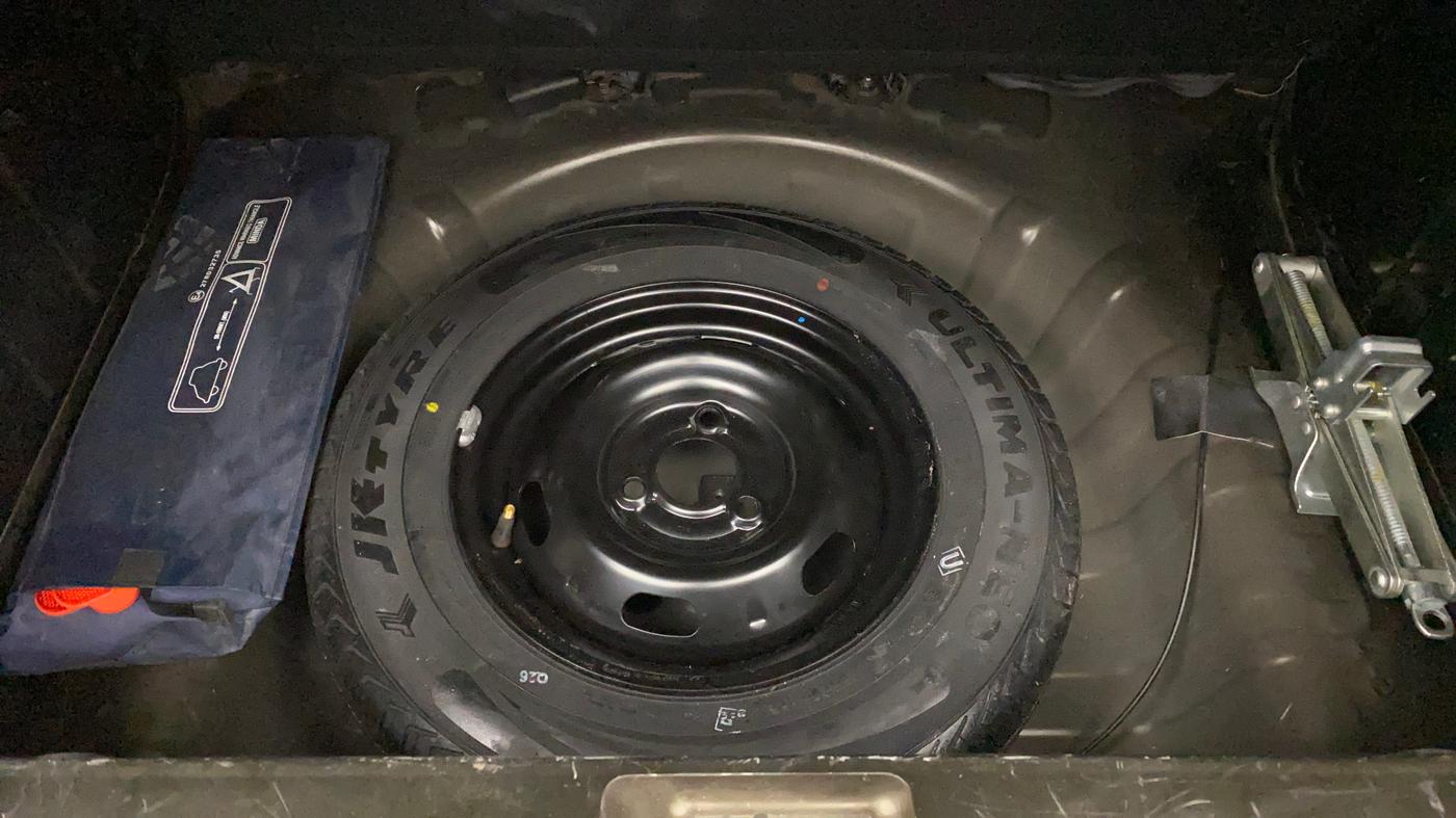 2016 Renault Kwid RXT 1.0, Petrol, Manual, 11,318 km, Spare Tyre