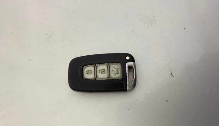 2012 Hyundai New Elantra 1.6 S MT DIESEL, Diesel, Manual, 1,29,540 km, Key Close Up