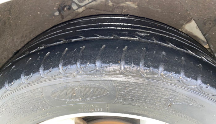 2012 Hyundai New Elantra 1.6 S MT DIESEL, Diesel, Manual, 1,29,540 km, Right Rear Tyre Tread