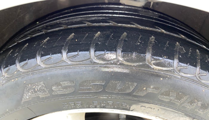 2012 Hyundai New Elantra 1.6 S MT DIESEL, Diesel, Manual, 1,29,540 km, Right Front Tyre Tread