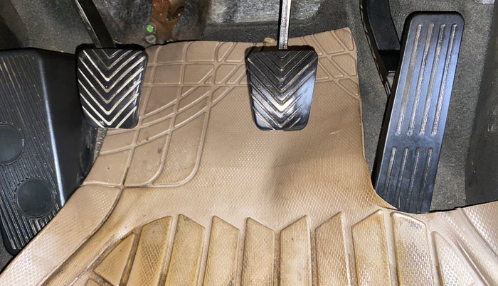 2012 Hyundai New Elantra 1.6 S MT DIESEL, Diesel, Manual, 1,29,540 km, Pedals