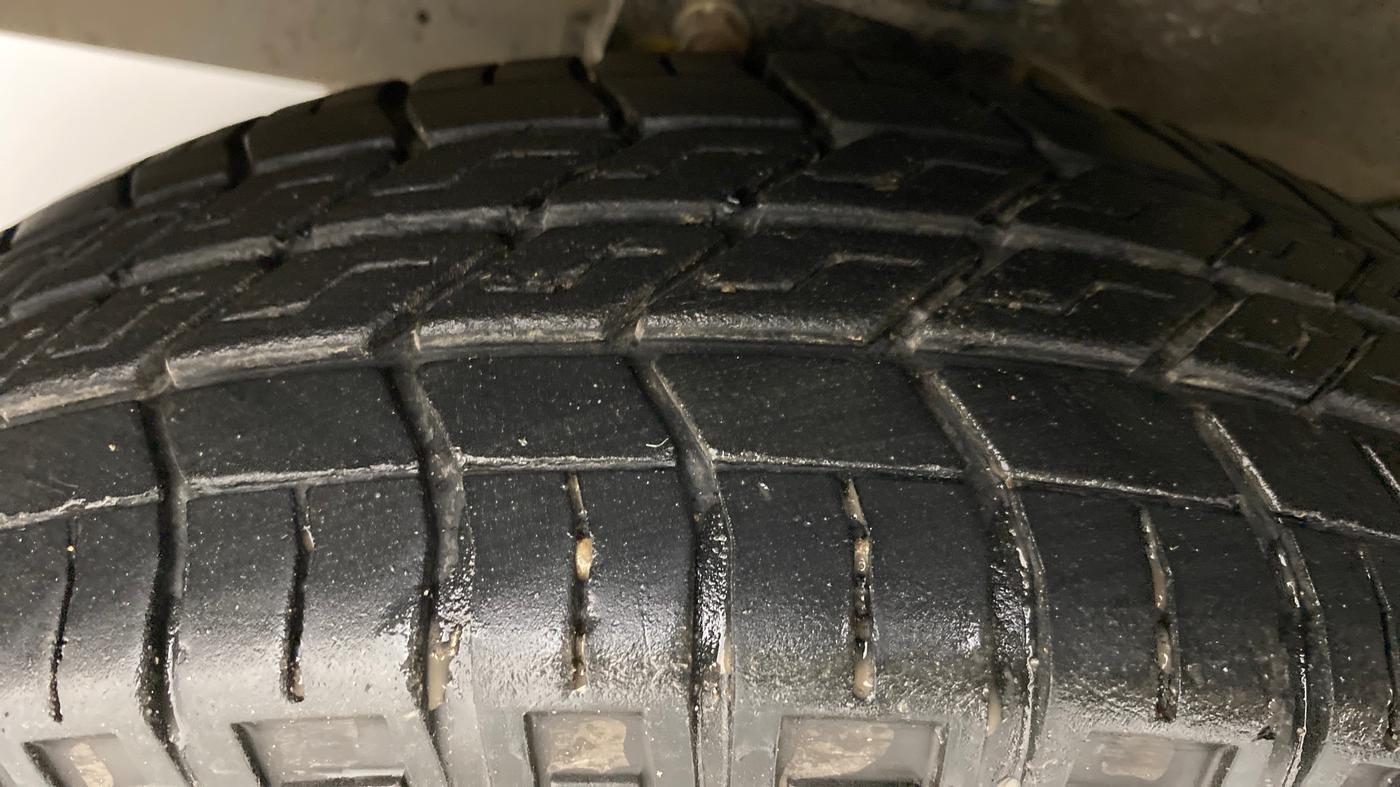 2021 Maruti Eeco 7 STR, Petrol, Manual, 16,020 km, Left Front Tyre Tread