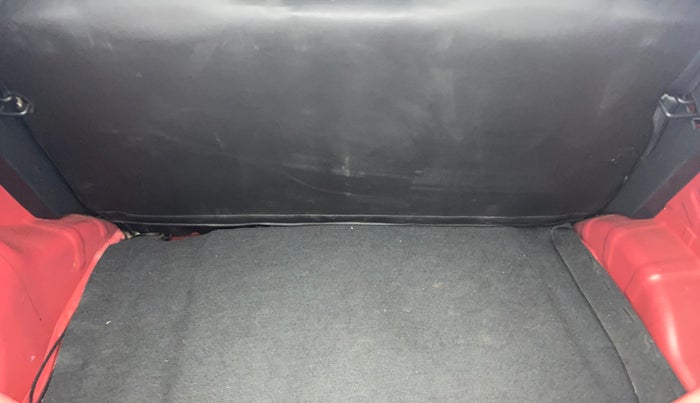 2018 Hyundai Eon ERA +, Petrol, Manual, 16,075 km, Boot Inside