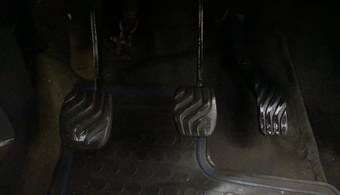 2015 Renault Kwid RXL, Petrol, Manual, 49,860 km, Pedals