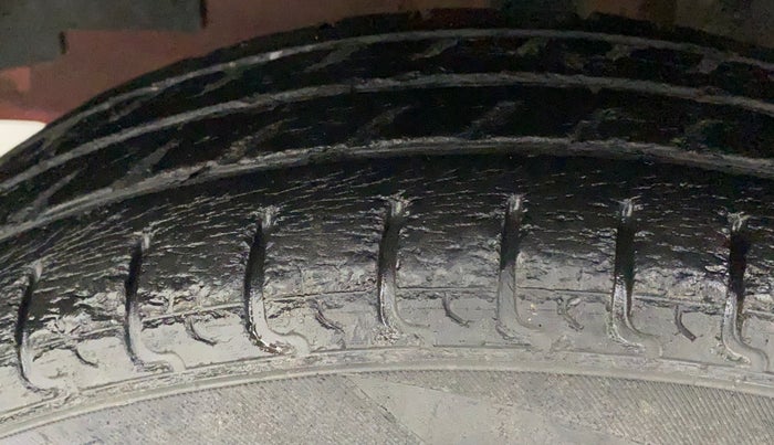 2015 Renault Kwid RXL, Petrol, Manual, 49,860 km, Left Front Tyre Tread