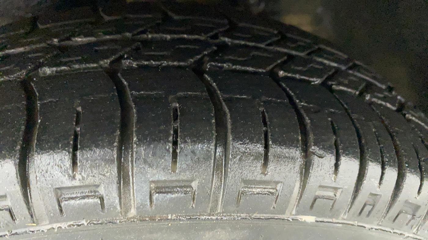 2016 Maruti Alto 800 LXI, Petrol, Manual, 46,716 km, Left Front Tyre Tread