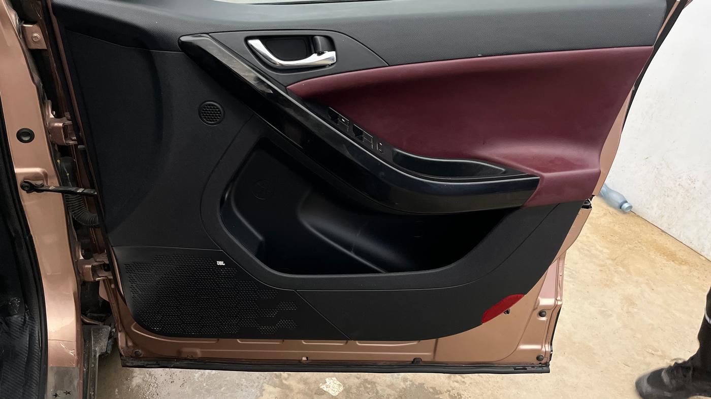 2025 Tata Curvv Accomplished S 1.2 Petrol 7DCA, Petrol, Automatic, 6,845 km, Driver Side Door Panels Control