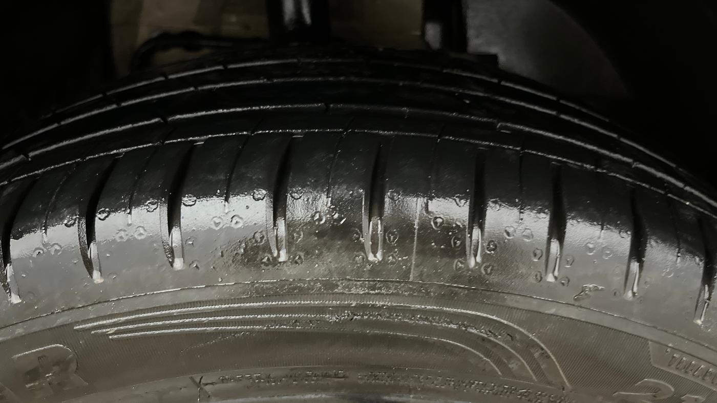 2025 Tata Curvv Accomplished S 1.2 Petrol 7DCA, Petrol, Automatic, 6,845 km, Right Front Tyre Tread
