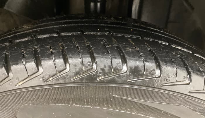 2018 Renault Kwid CLIMBER 1.0 AMT, Petrol, Automatic, 38,102 km, Right Front Tyre Tread