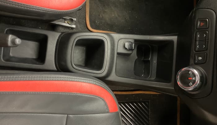 2018 Renault Kwid CLIMBER 1.0 AMT, Petrol, Automatic, 38,102 km, Gear Lever