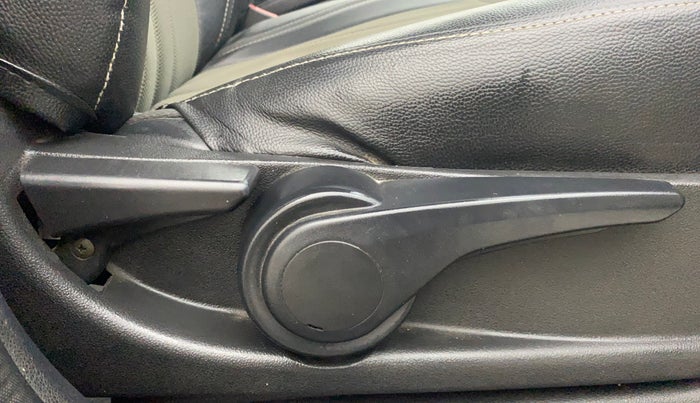 2019 Tata Tiago XZ PETROL, Petrol, Manual, 84,582 km, Driver Side Adjustment Panel
