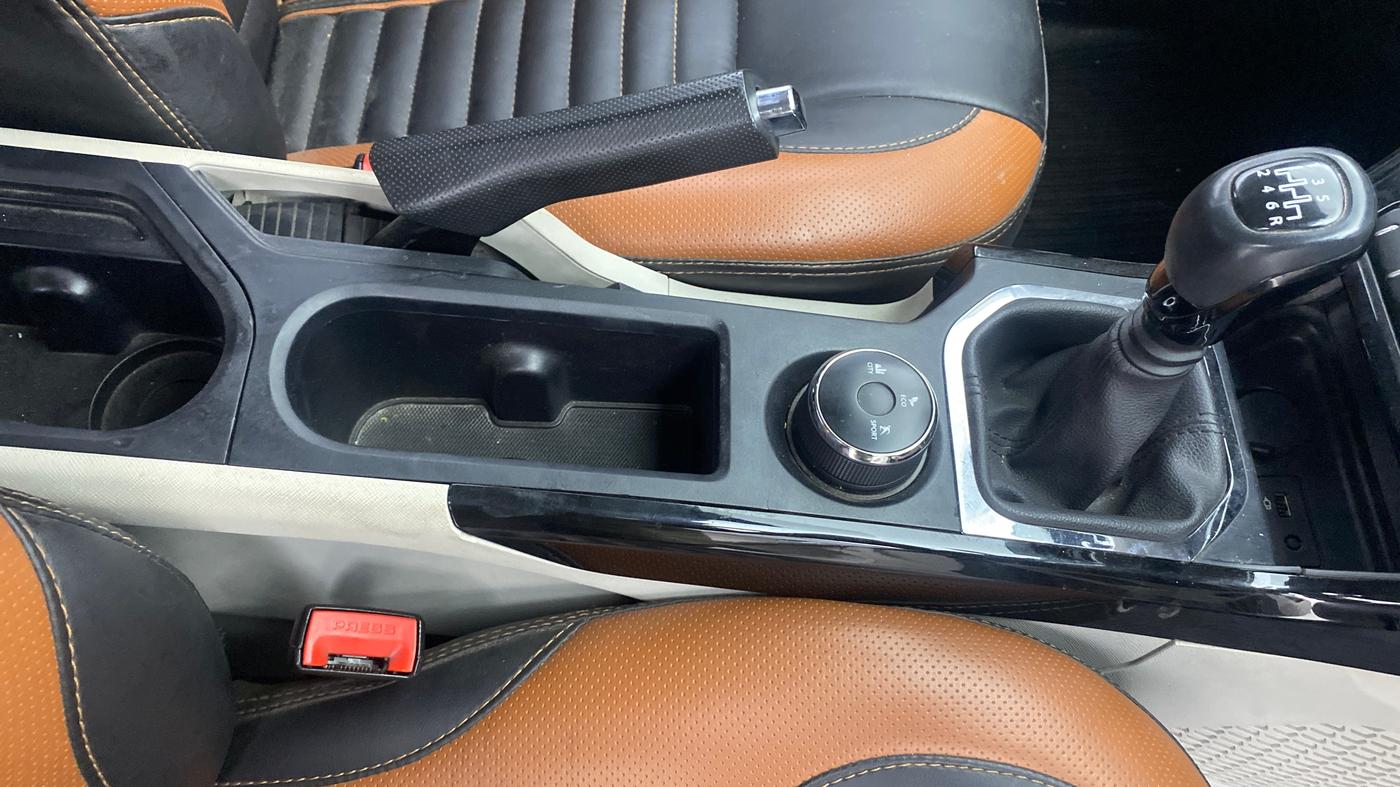 2020 Tata NEXON XZ PETROL, Petrol, Manual, 48,542 km, Gear Lever