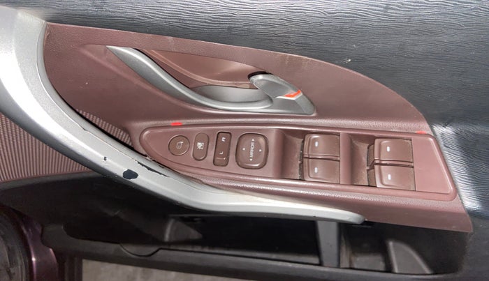 2014 Mahindra XUV500 W8, Diesel, Manual, 85,083 km, Driver Side Door Panels Control