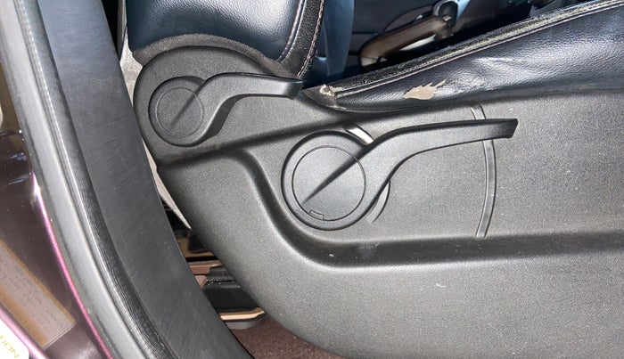 2014 Mahindra XUV500 W8, Diesel, Manual, 85,083 km, Driver Side Adjustment Panel