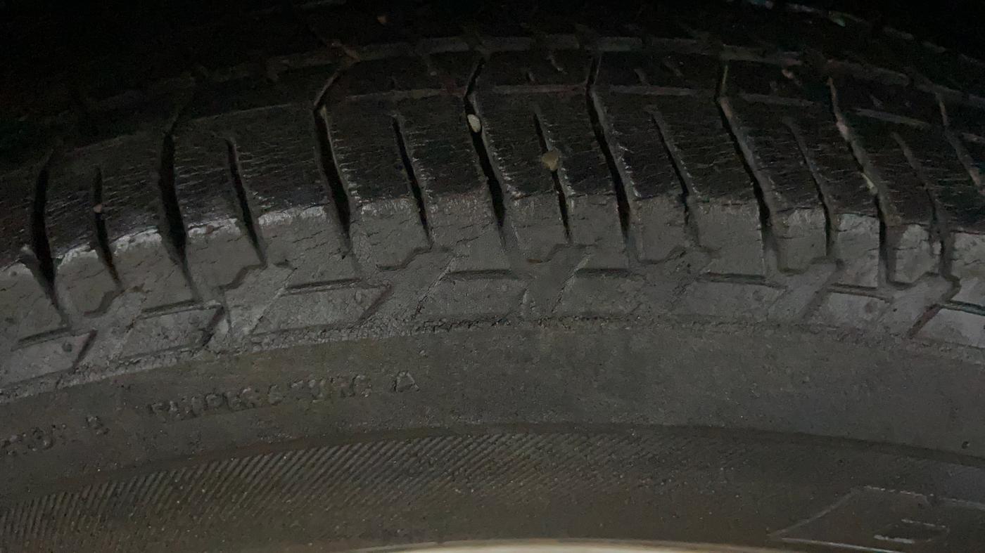 2014 Mahindra XUV500 W8, Diesel, Manual, 85,083 km, Right Rear Tyre Tread
