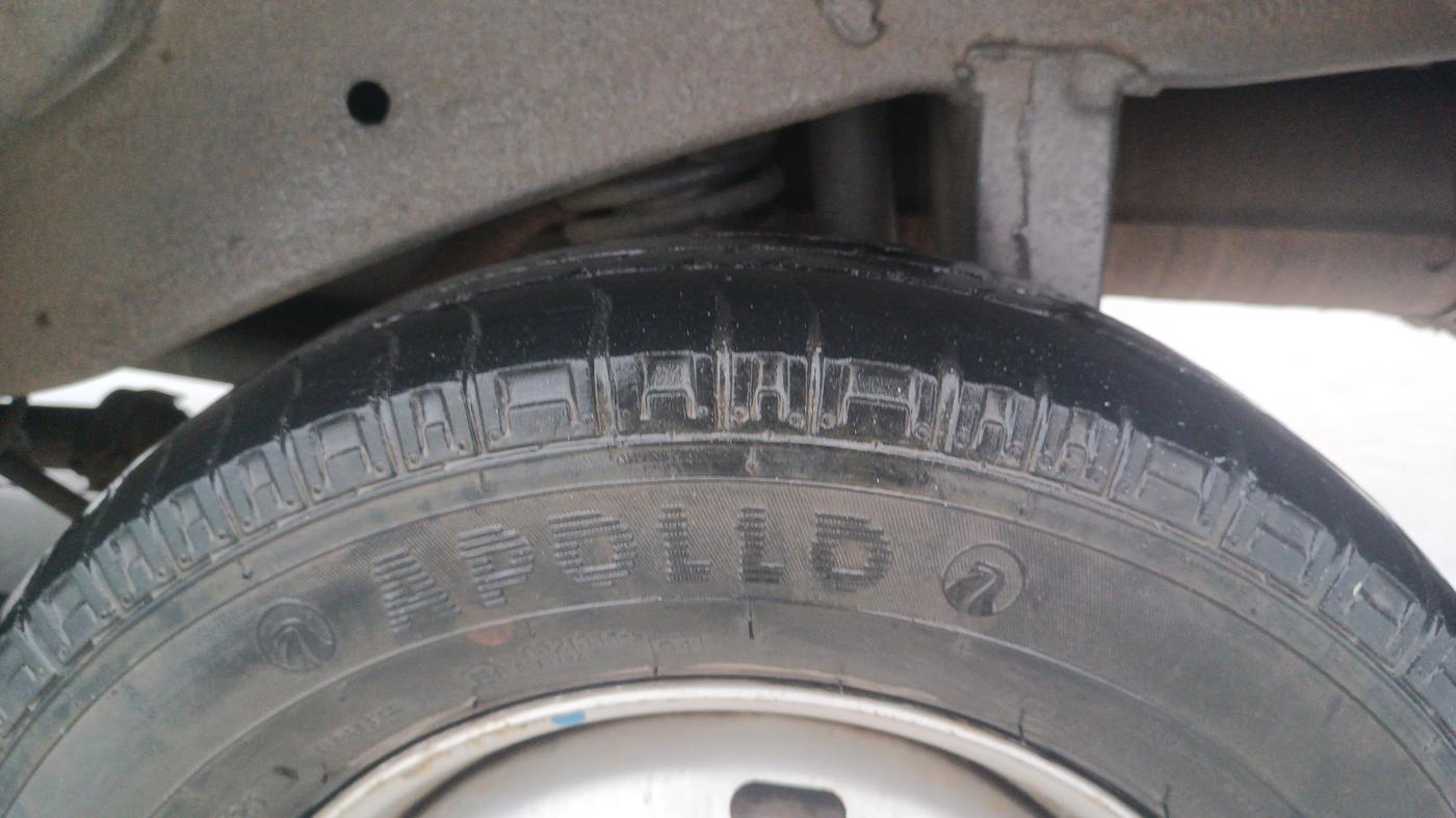 2020 Maruti Eeco 7 STR, Petrol, Manual, 30,456 km, Left Rear Tyre Tread