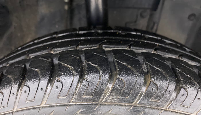 2017 Datsun Go T, Petrol, Manual, 13,433 km, Right Front Tyre Tread