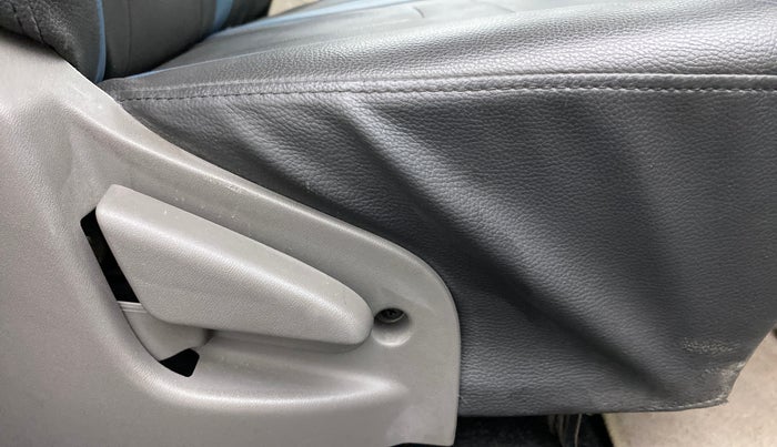 2017 Datsun Go T, Petrol, Manual, 13,433 km, Driver Side Adjustment Panel