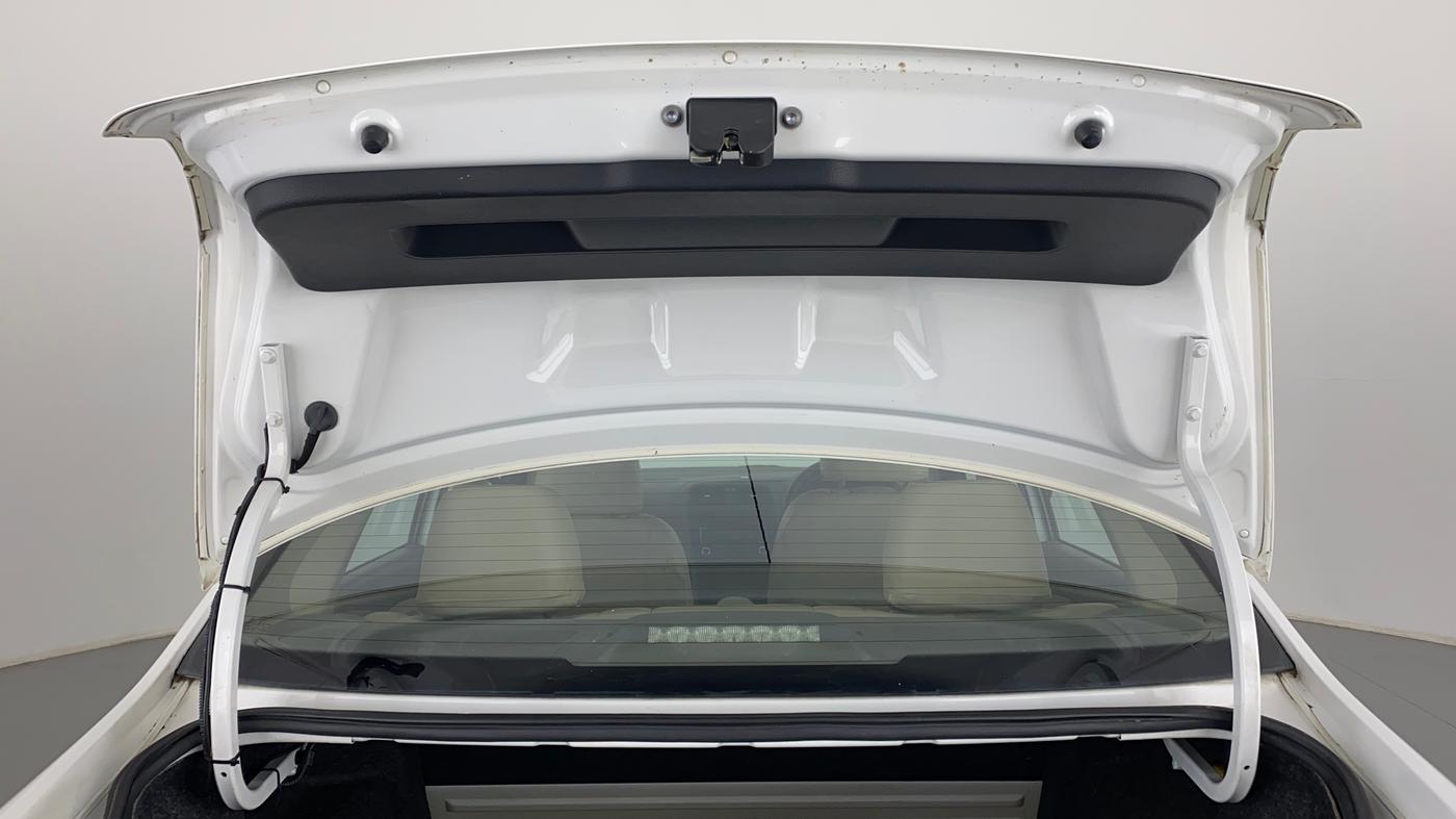 2012 Volkswagen Vento COMFORTLINE MT PETROL, Petrol, Manual, 38,639 km, Boot Door Open