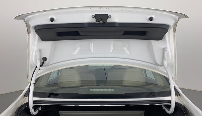 2012 Volkswagen Vento COMFORTLINE MT PETROL, Petrol, Manual, 38,639 km, Boot Door Open