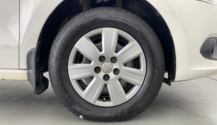 2012 Volkswagen Vento COMFORTLINE MT PETROL, Petrol, Manual, 38,639 km, Right Front Wheel