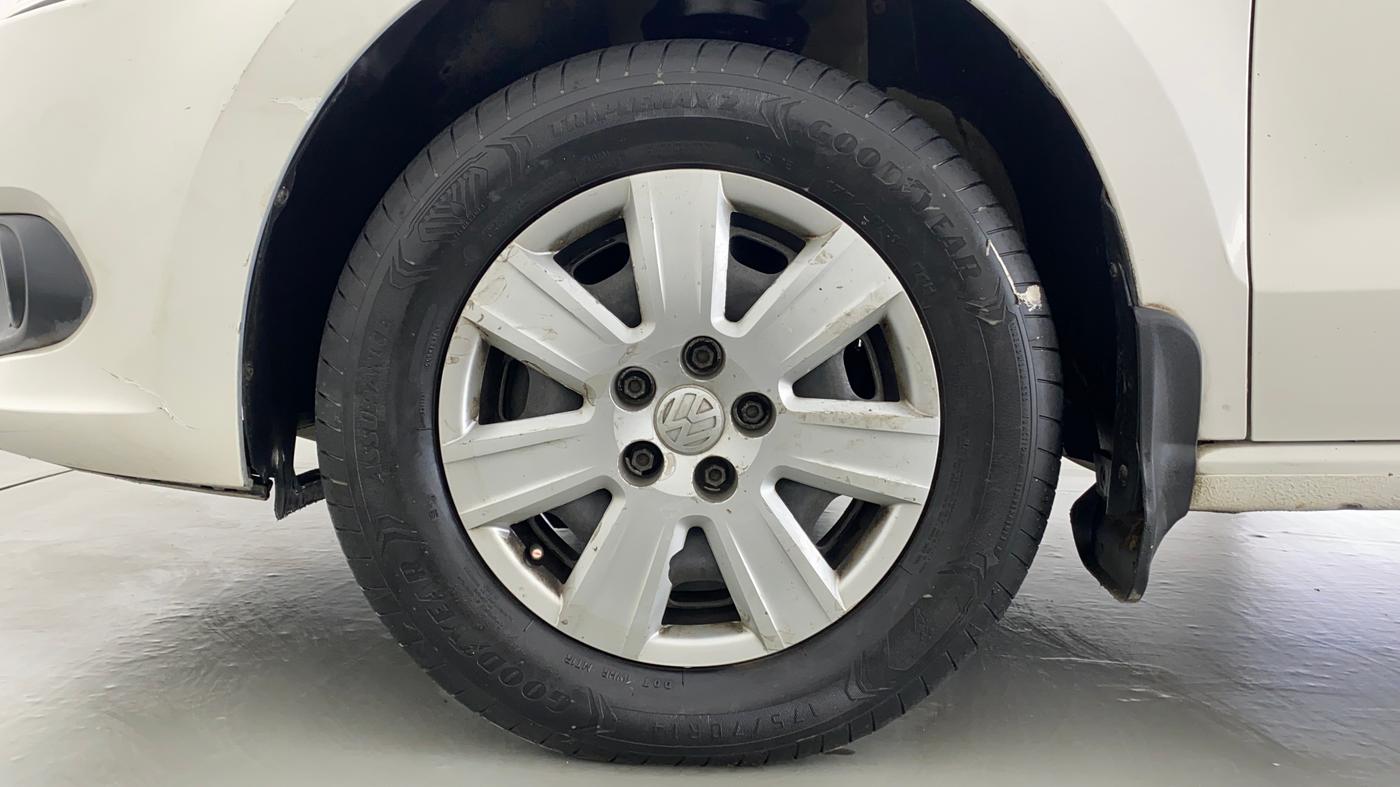 2012 Volkswagen Vento COMFORTLINE MT PETROL, Petrol, Manual, 38,639 km, Left Front Wheel