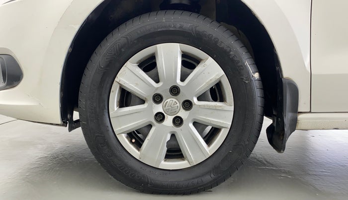 2012 Volkswagen Vento COMFORTLINE MT PETROL, Petrol, Manual, 38,639 km, Left Front Wheel