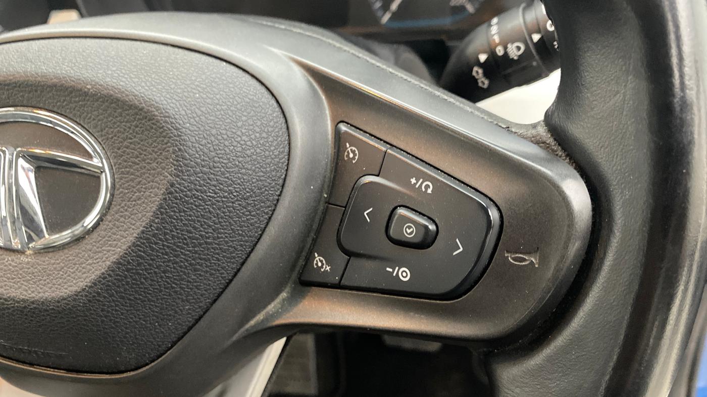 2022 Tata PUNCH CREATIVE  AMT, Petrol, Automatic, 21,530 km, Adaptive Cruise Control