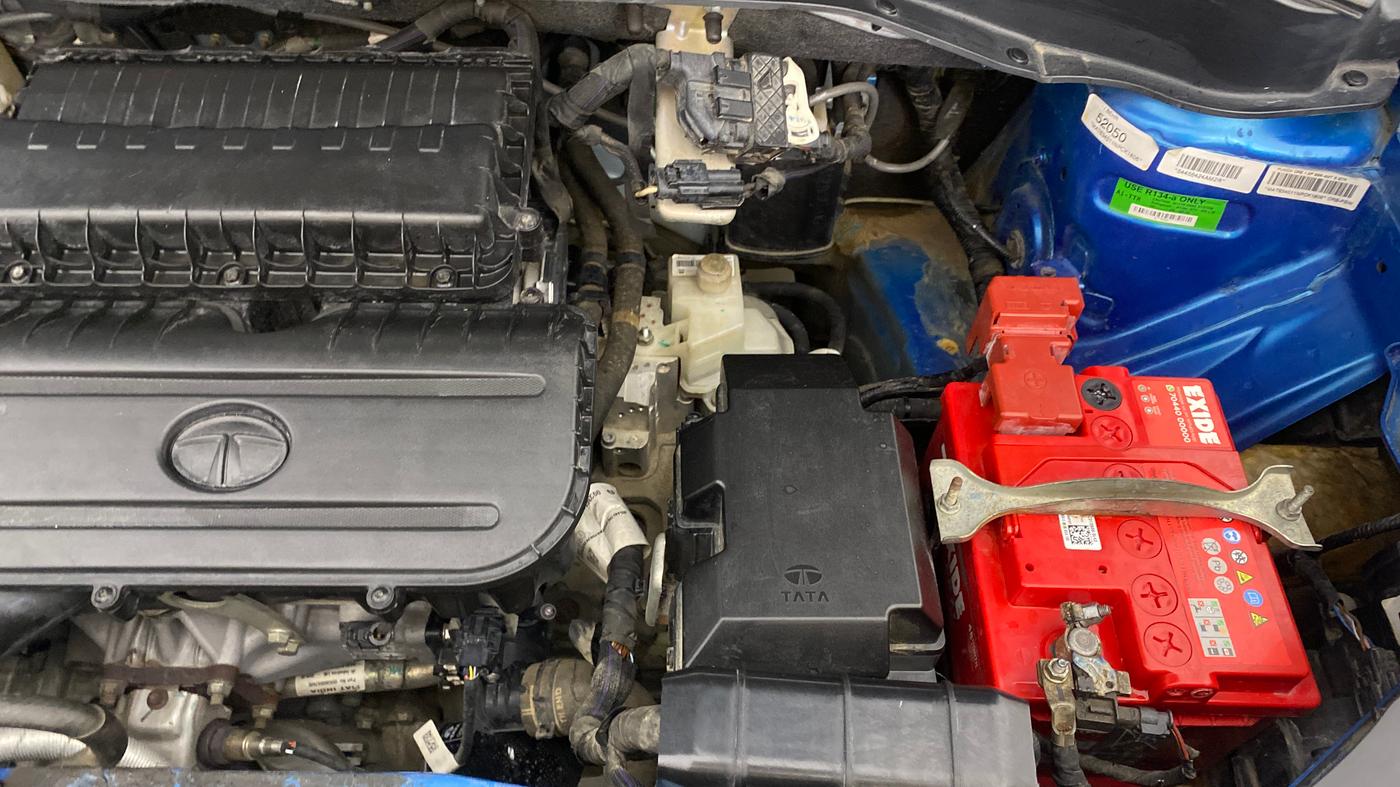 2022 Tata PUNCH CREATIVE  AMT, Petrol, Automatic, 21,530 km, Engine View - Left