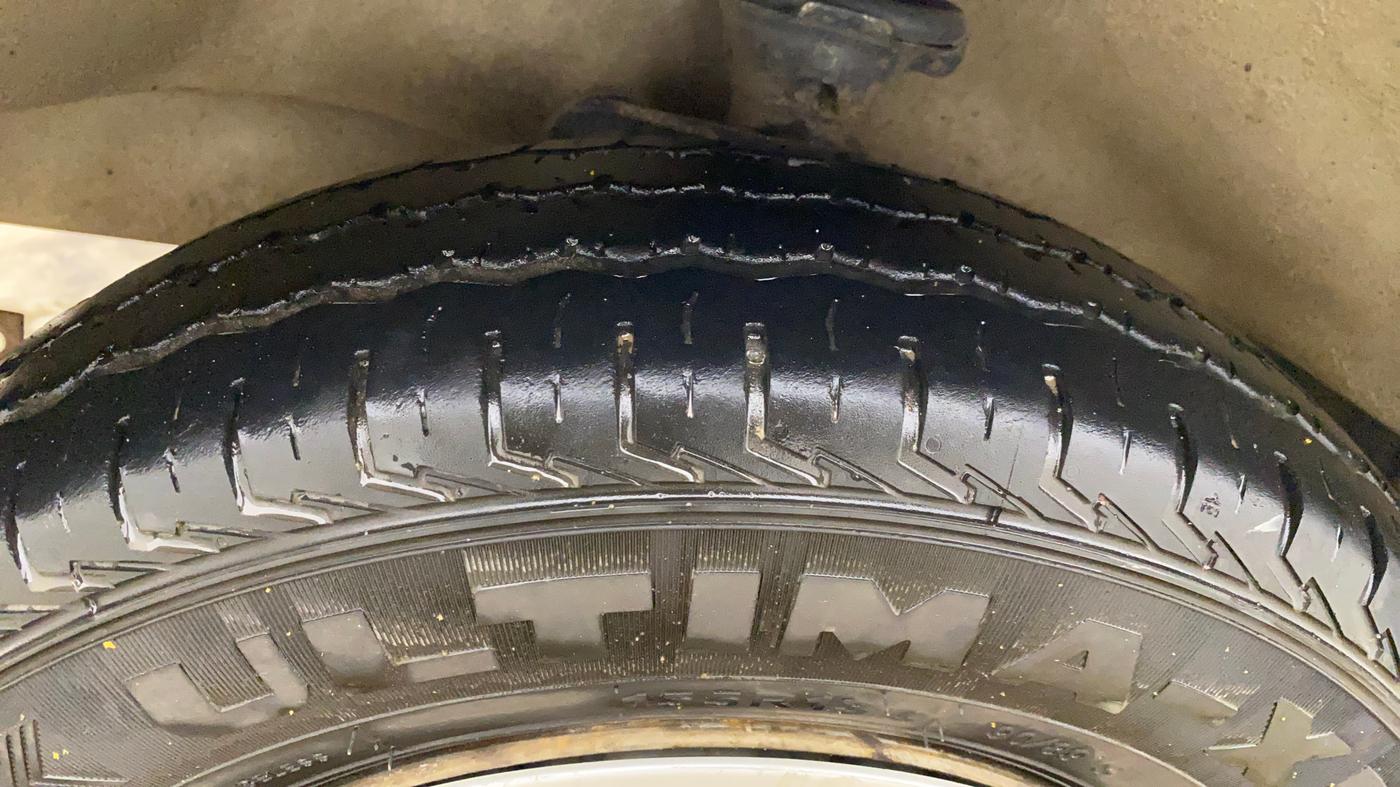 2014 Maruti Eeco 5 STR WITH A/C+HTR, Petrol, Manual, 65,957 km, Left Front Tyre Tread